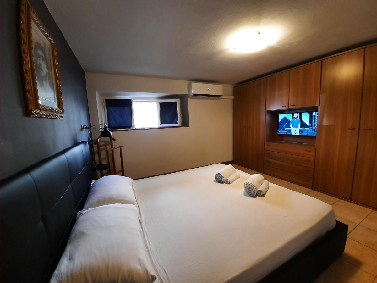La Piccolina Apartment เวียเรจโจ ภายนอก รูปภาพ