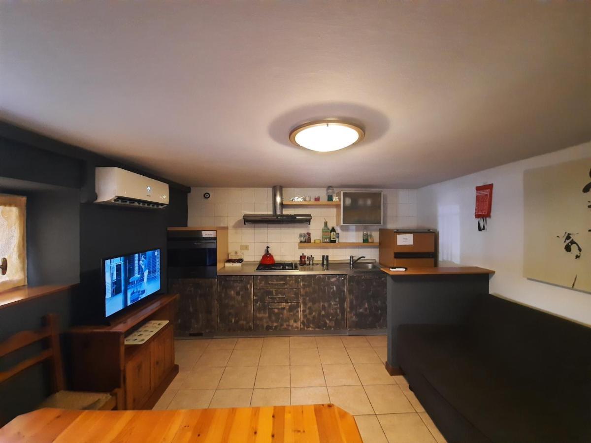 La Piccolina Apartment เวียเรจโจ ภายนอก รูปภาพ
